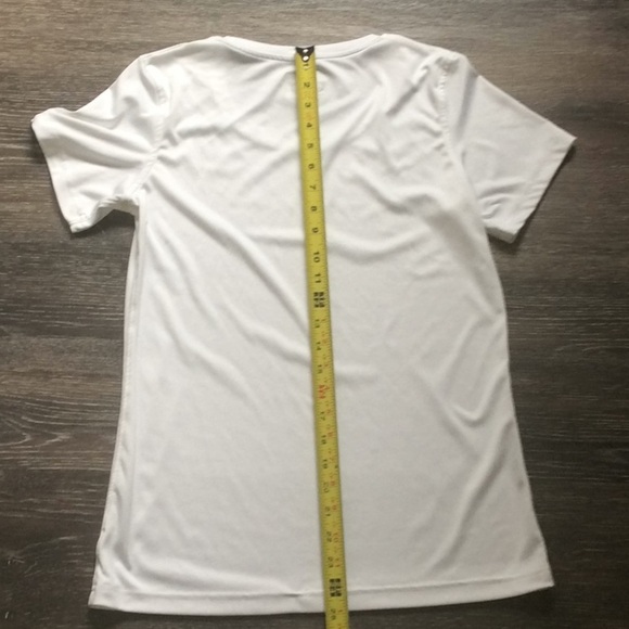 UNDER Armour Short Sleeve Top - Picture 8 of 11